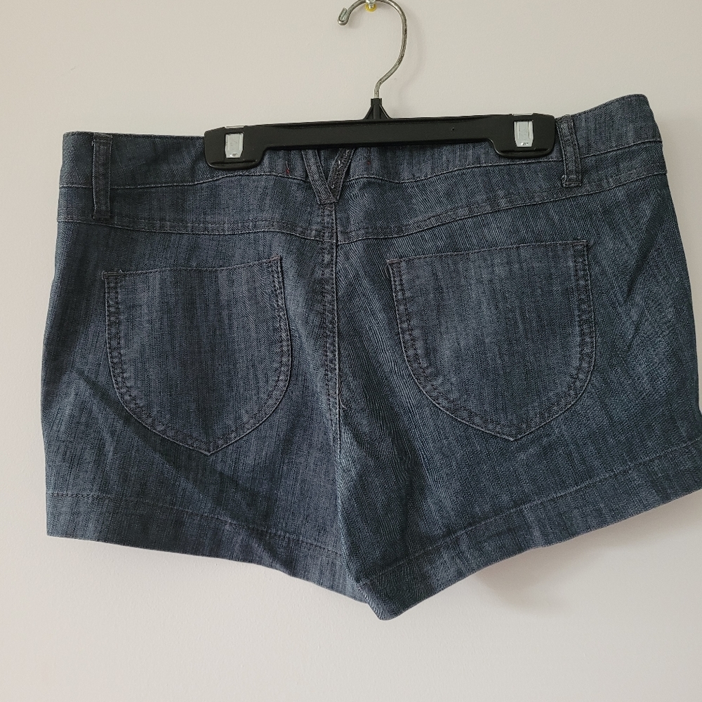 Shorts - Picture 2 of 2